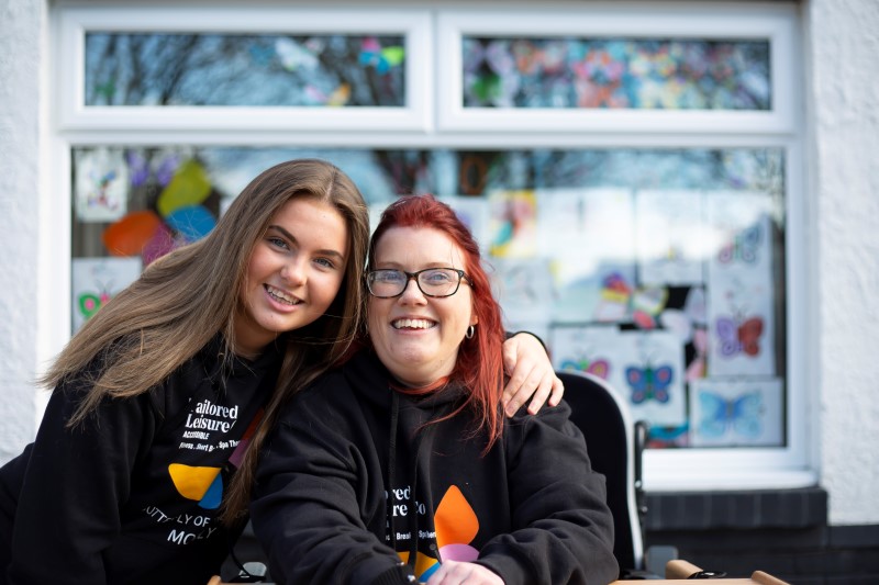 Tara-Johnson-with-her-daughter-Molly-Photo-credit-M-Photography-Custom